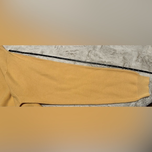 Izod Men's Yellow Crewneck Sweater XL - Picture 8 of 11